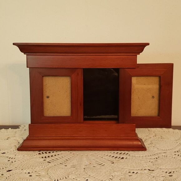 Beautiful Vintage Wooden Picture Frame  with One Center and 2 Sliding Windows - Picture 3 of 16
